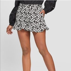 Who What Wear ruffle hem shorts